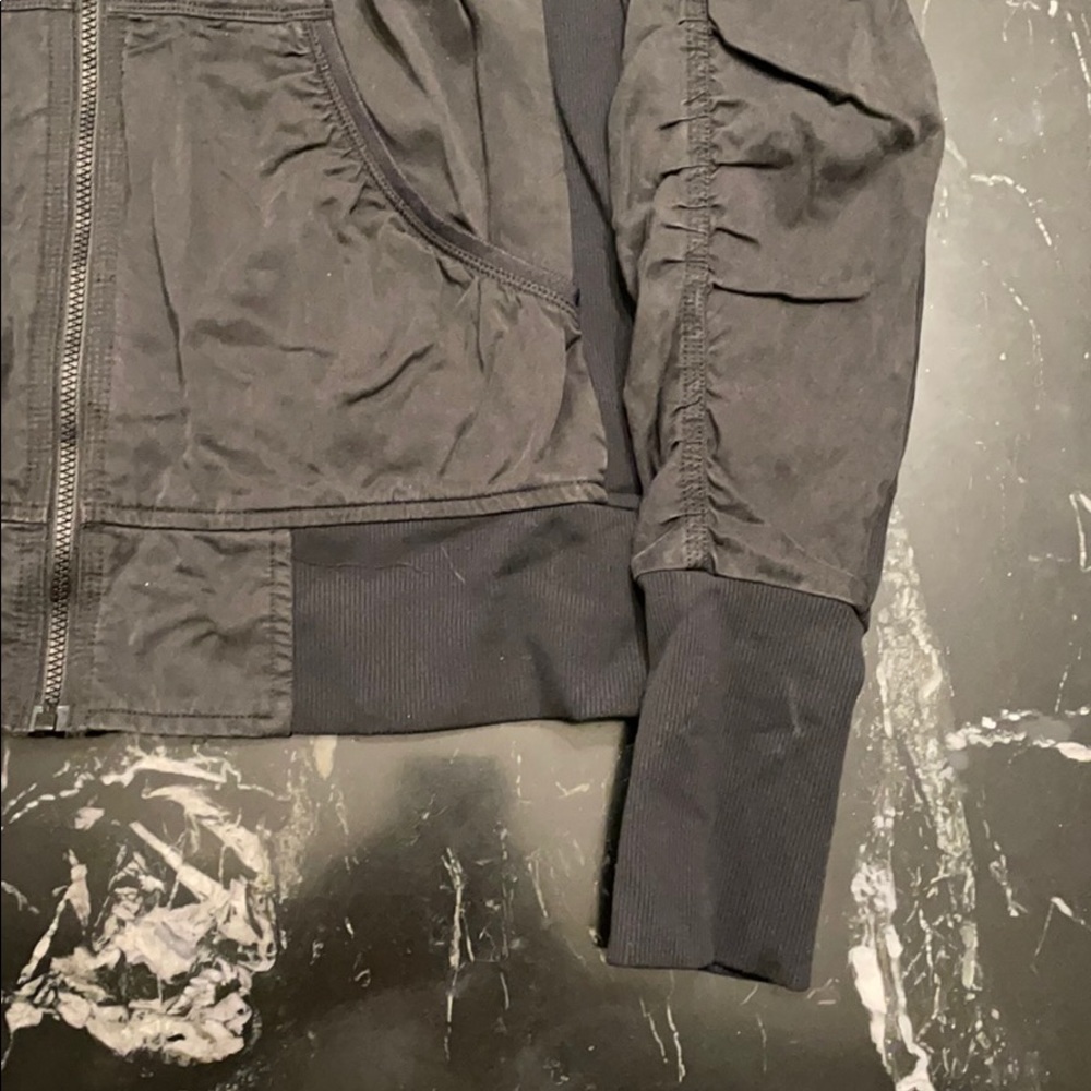 Lululemon Jacket - Picture 4 of 8